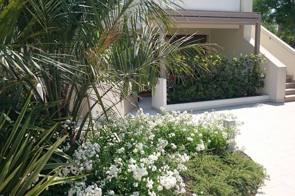 Residence Jesolo Lido Centro Con Piscina Eksteriør bilde