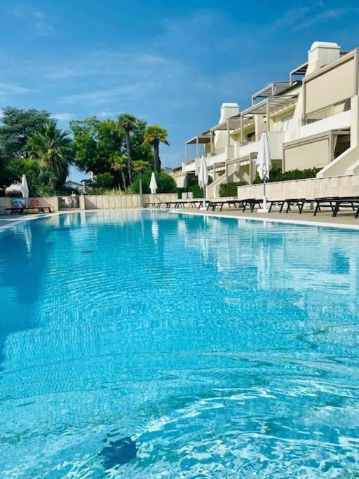 Residence Jesolo Lido Centro Con Piscina Eksteriør bilde
